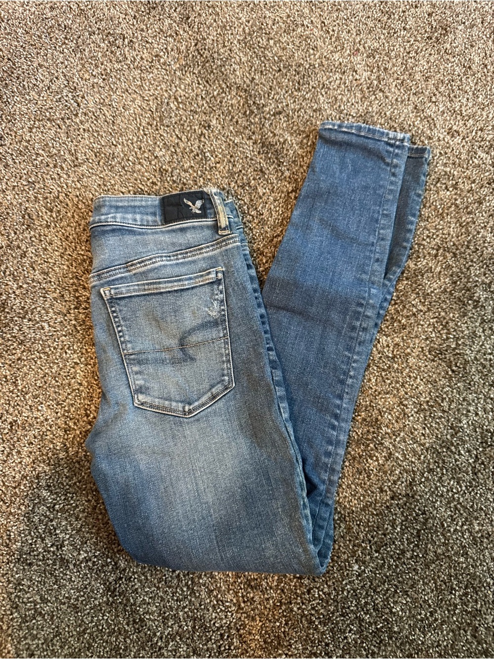 American Eagle Outfitters Women’s Skinny Jeans in Medium Blue Denim